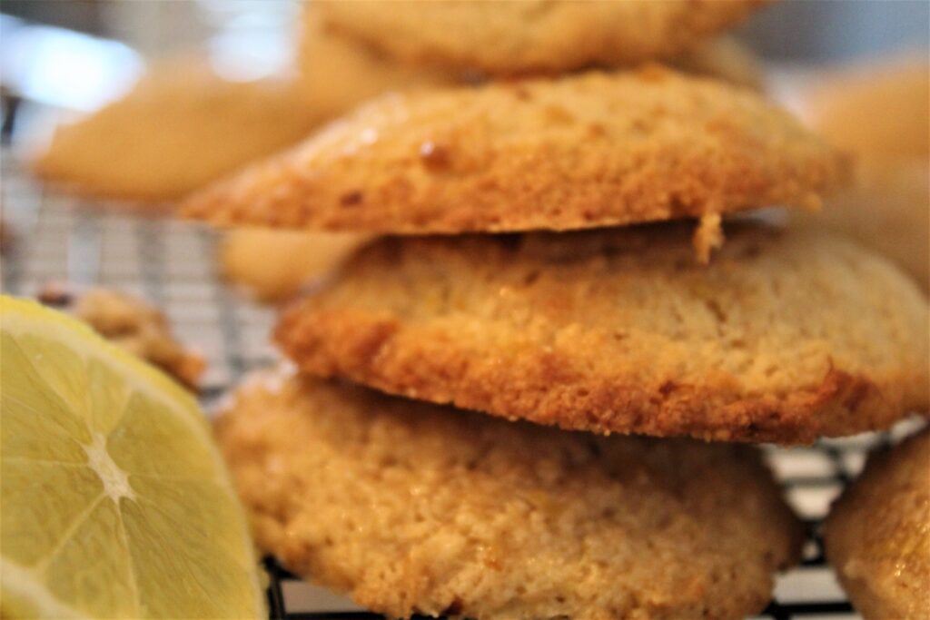 Crispy Low Sugar Lemon Cookies - Mysty Pfeffer