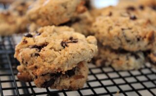 Peanut Butter & White Chocolate Chip Granola Bars